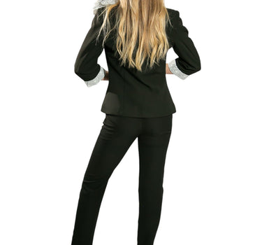 Traje Manga 3/4 con Broche de Flor