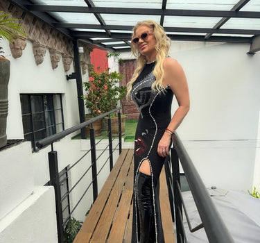 VESTIDO NEGRO CON LABIOS 💋