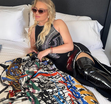 VESTIDO NEGRO CON LABIOS 💋